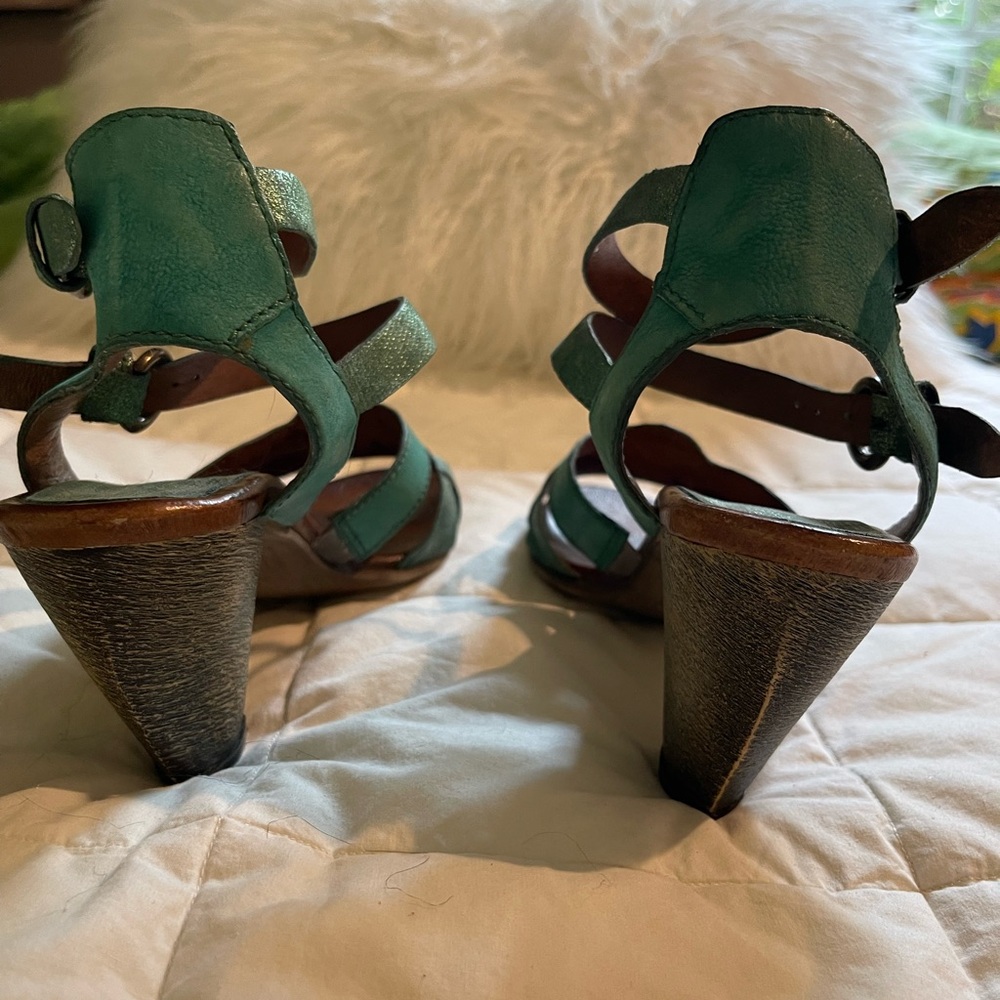 Elegant Teal Strappy Sandals - Picture 6 of 7